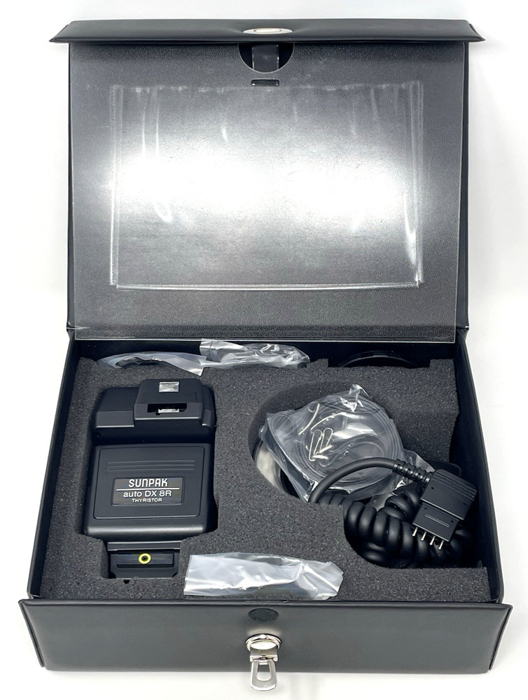 Sunpak Auto DX 8R Thyristor Shoe Mount Ring Camera Flash in Original Case