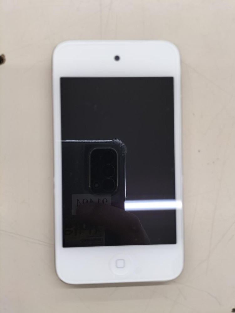 IPOD TOUCH Model MD058J A APPLE