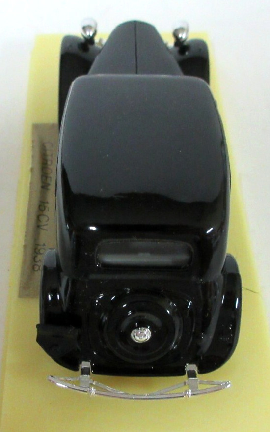 Solido 1938 Citroen 15 CV no case