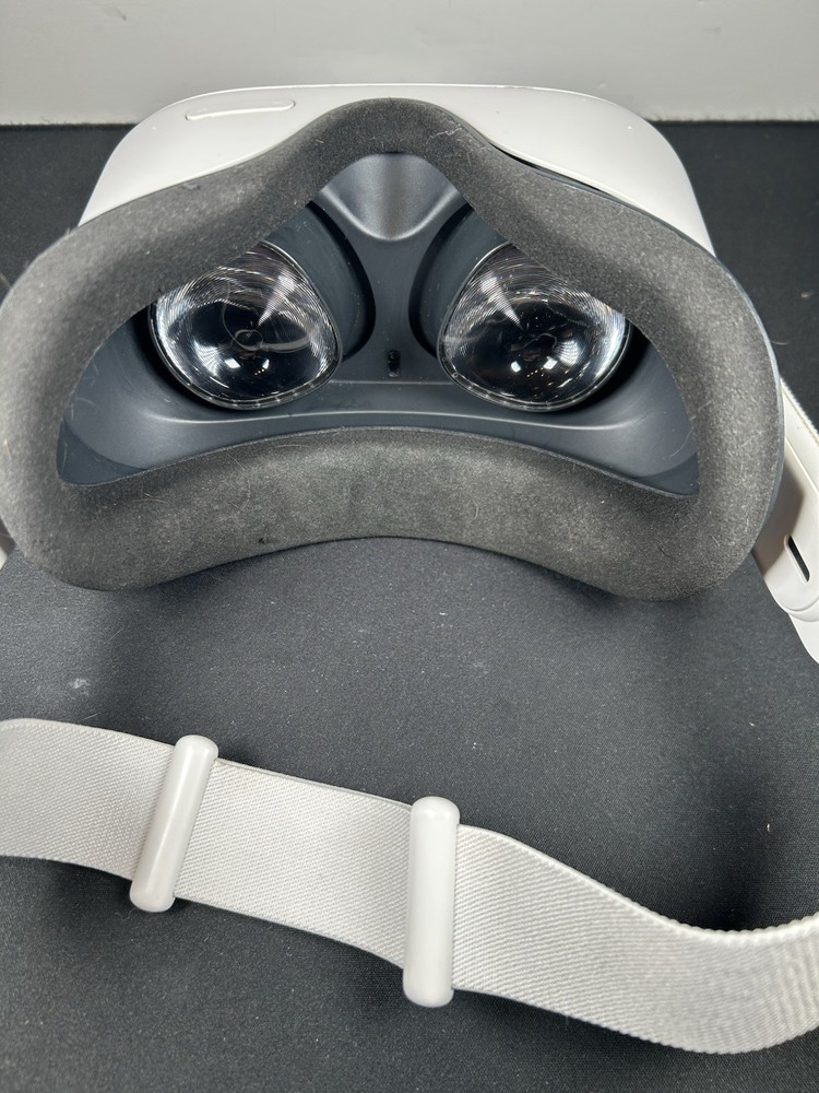 Oculus Quest 2 (128GB) Virtual Reality Headset - No Controllers, Not Tested