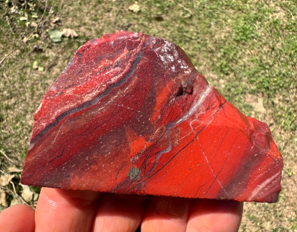 Beautiful Red Banded JaspAgate - ready for cabbing - 60g