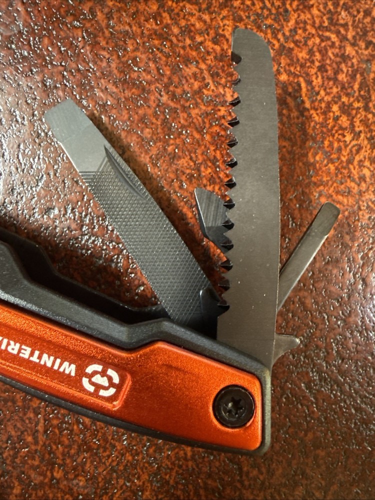 Winterial Multi-Tool w/ Case