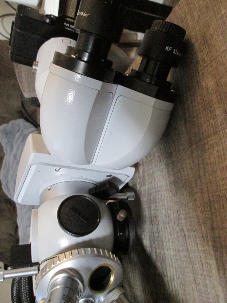 ZEISS 872 E Microscope .. Excellent condition .. Ready to go to work