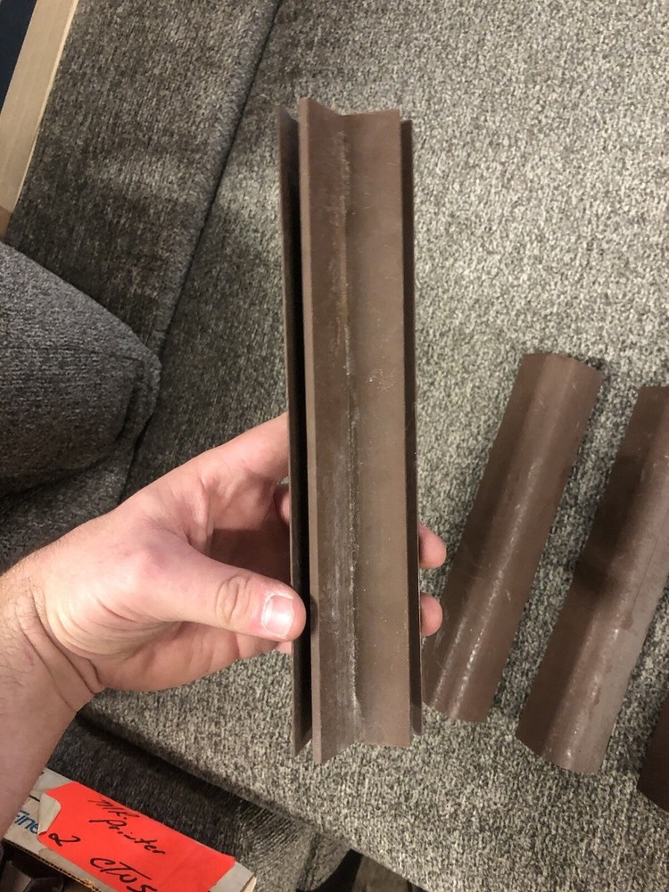 4 Waterbed Pedestal Corner Brackets - Extrusion Pack - Triangle - 9" Length