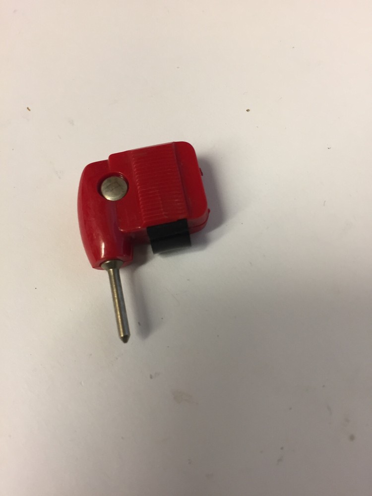 RED  TIP PUSH ON RIGHT ANGLE TEST PLUG   REX GERMANY  NOS