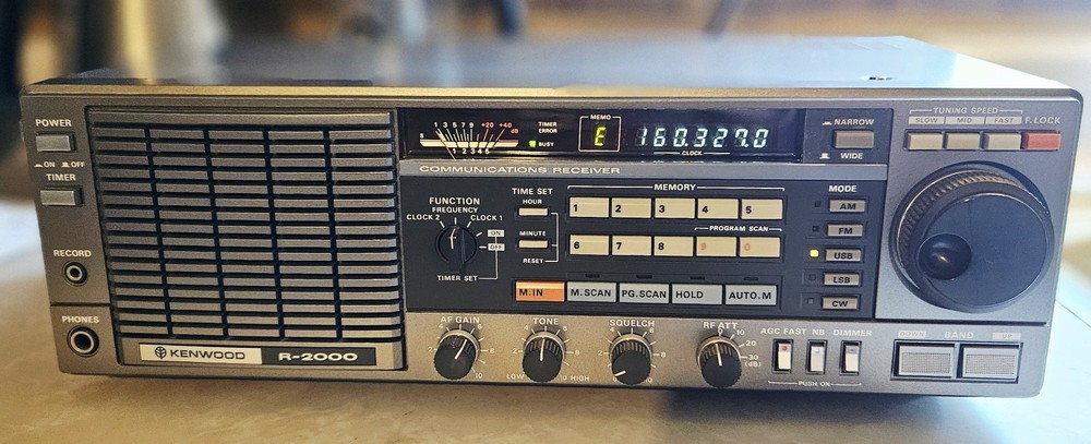 Kenwood R-2000 Receiver