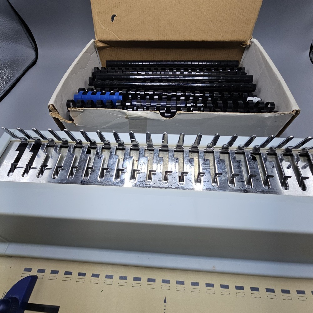 Plastic Spiral Coil Insert Binding Machine Binder Manual Punching Holes Machine