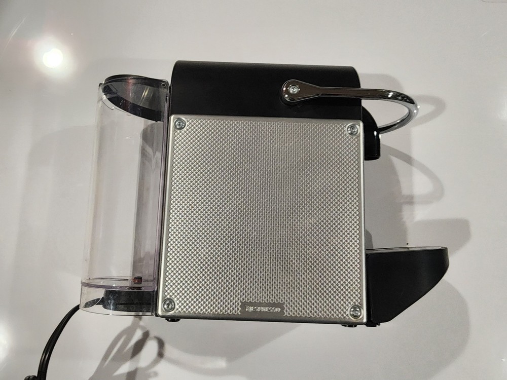 De'Longhi Nespresso Machine Model Pixie EN125S - *READ* *PARTS*