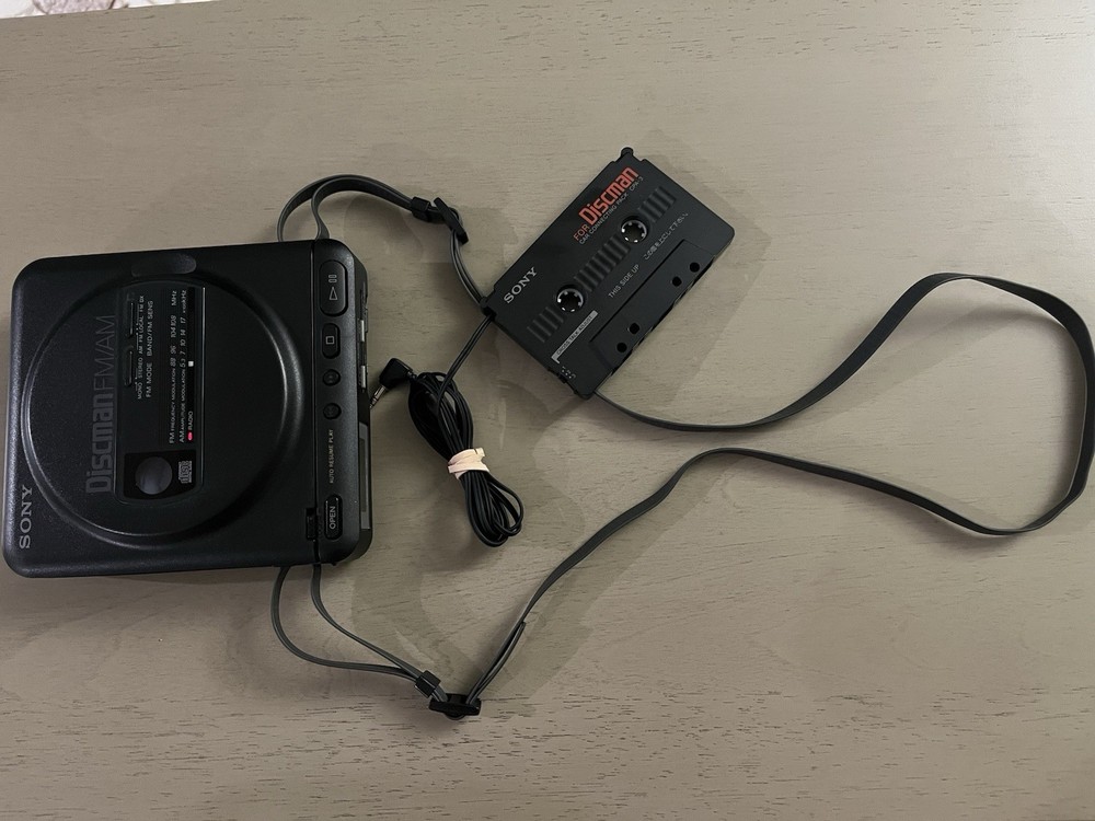 Sony D-T2 Discman FM/AM CD Compact Player