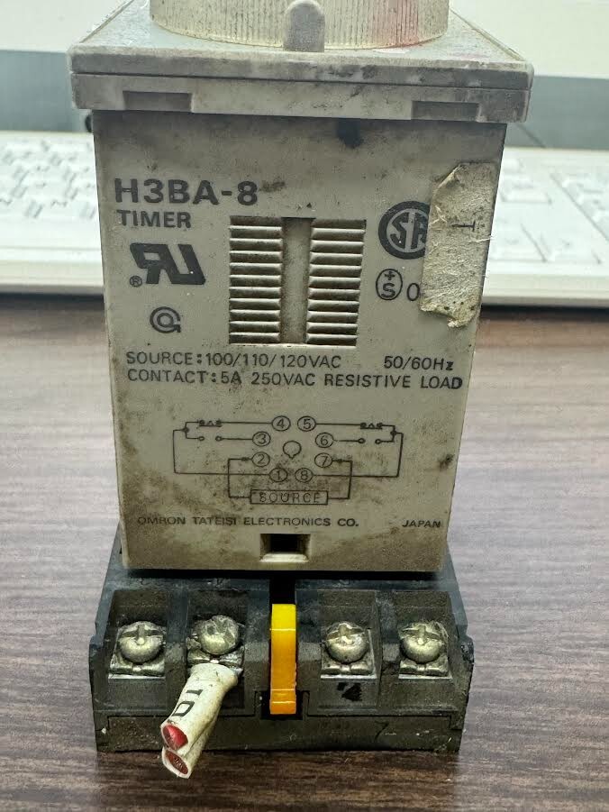 OMRON H3BA-8 TIMER / Base