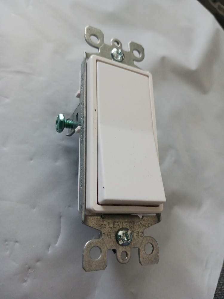 Diamond Group by Valterra SSC5-10 Decor Switch - White