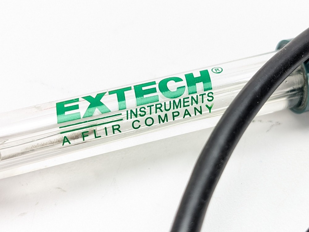 EXTECH PH300 pH / Temp Meter Kit w/Probe and Case