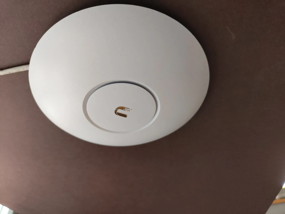 Wall Mount Bracket for UniFi AC PRO Access Point (AP-AC-PRO) – Slim Replacement