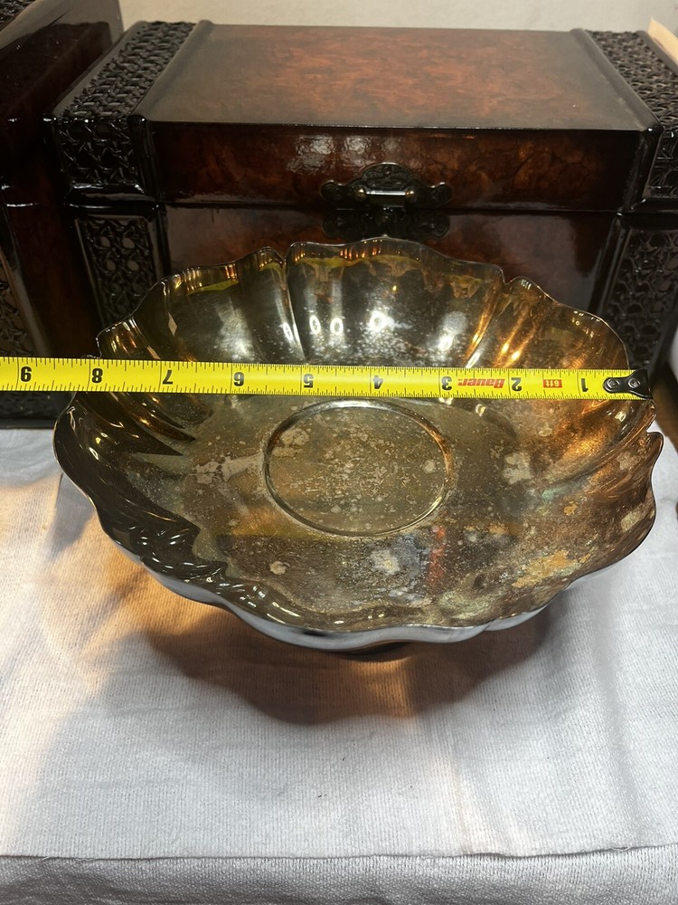 Oneida Silversmith Elevated Bowl