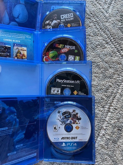 Playstation PS4 PRO 1 TB VR bundle with games - Read description