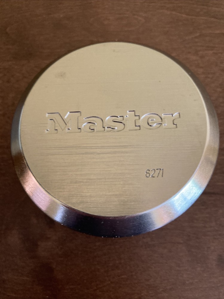 Master Lock 6271 Hidden Shackle Padlock -- NEW -- includes 2 keys