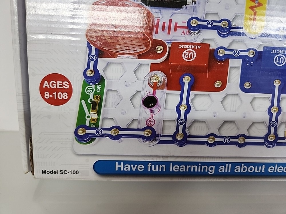 ELENCO Snap Circuits Jr. 100 Experiments Electronics Discovery Kit