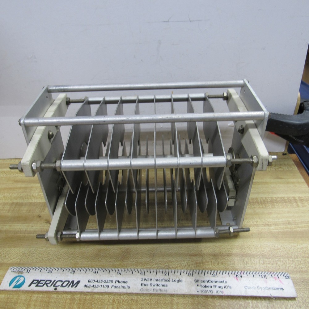 Variable Capacitor TRANSMITTING DIFFERENTIAL 30 to 100 pF 1/4 in shaft