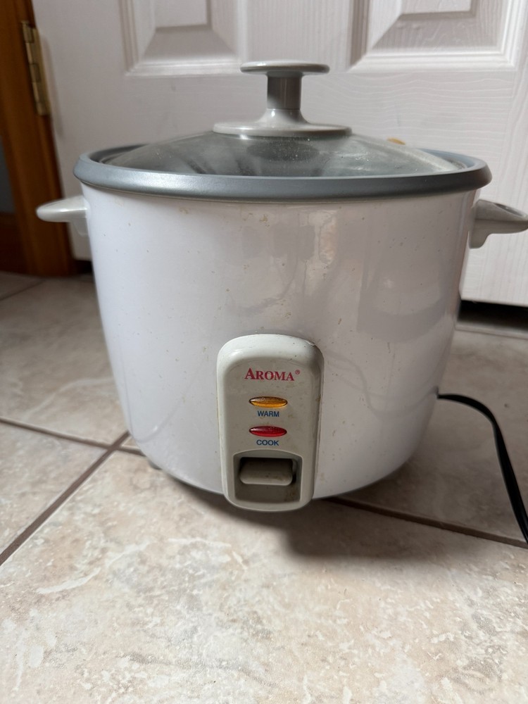 AROMA Rice Cooker