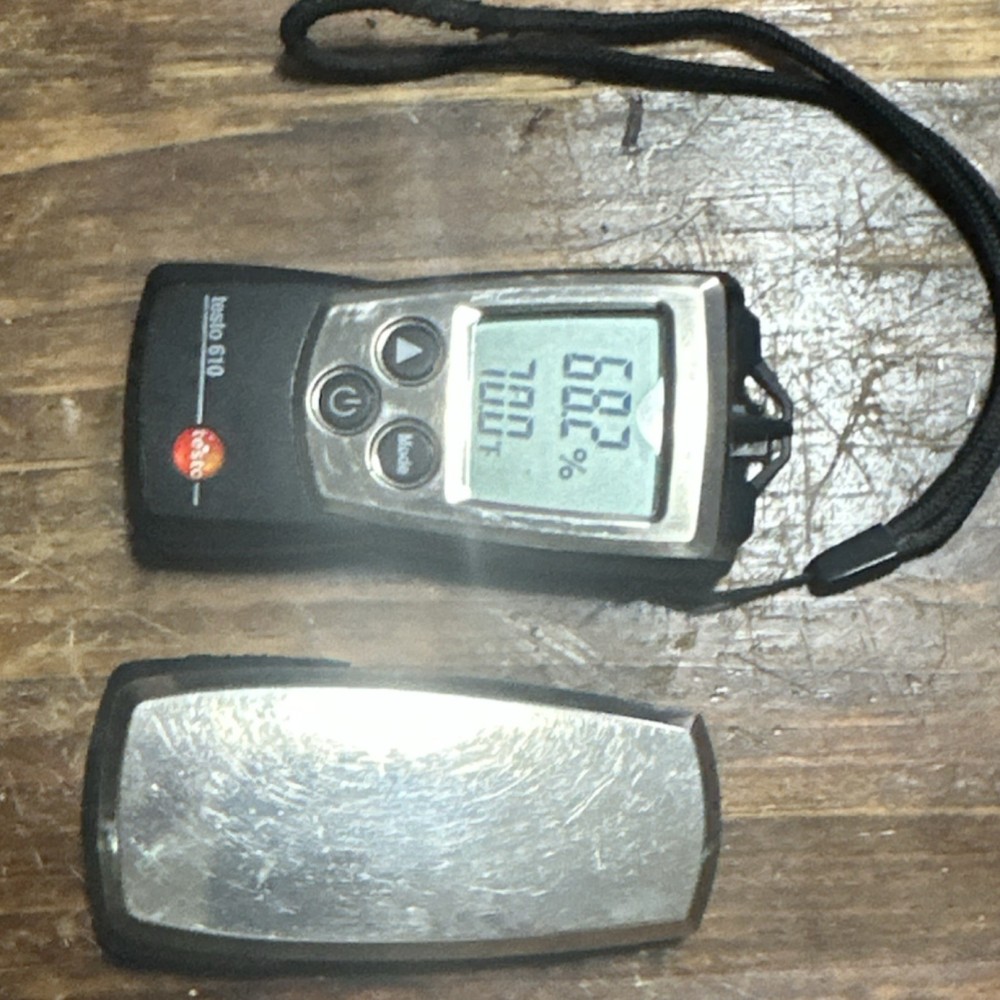 Testo 610 Handheld Temperature Humidity Meter, Backlight, Digital Display