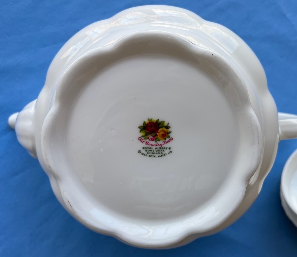 Royal Albert Old Country Roses Teapot Server Mint