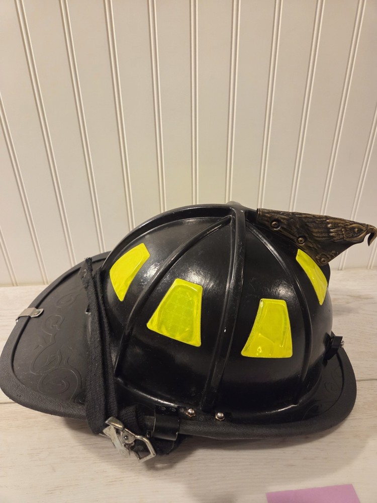 MSA Cairns Firefighter Structure Fire Helmet 1044 Black