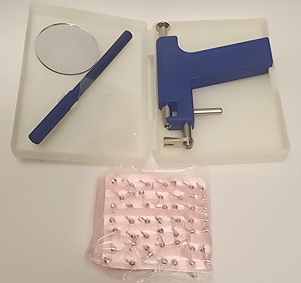 Ear Piercing Gun with Studs - BRAND NEW