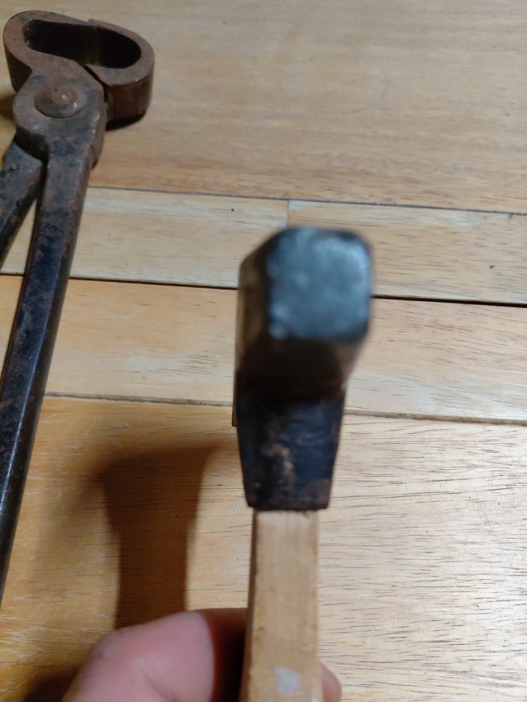 VINTAGE BLACKSMITH/ FARRIER NIPPER 14" & Hammer