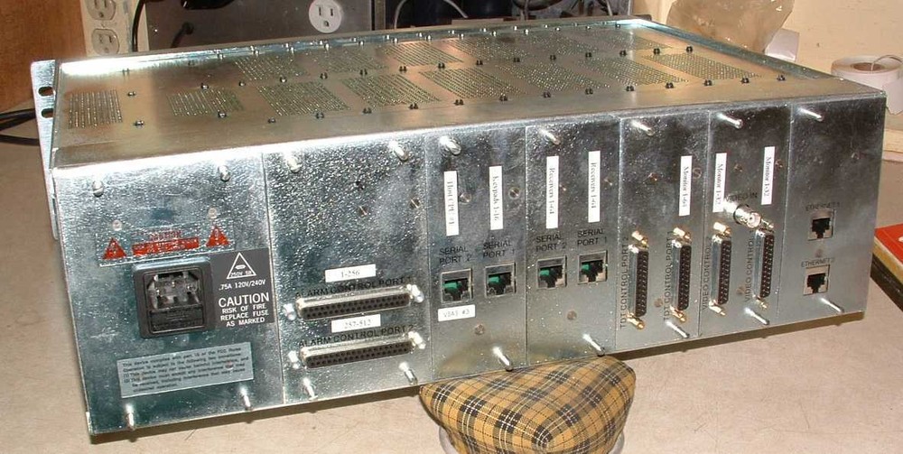 V1500 Communications distribution unit