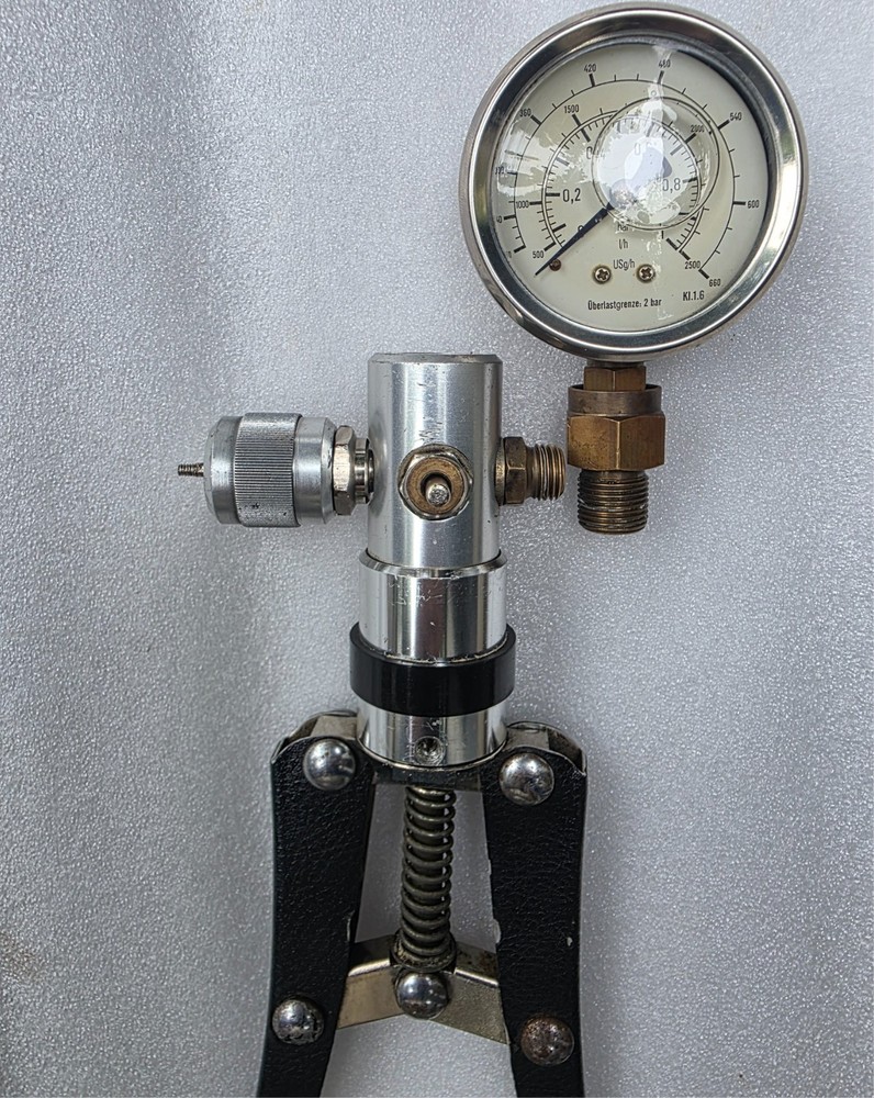 Superb TP1 Hand Held Test Pressure Calibrator Pump