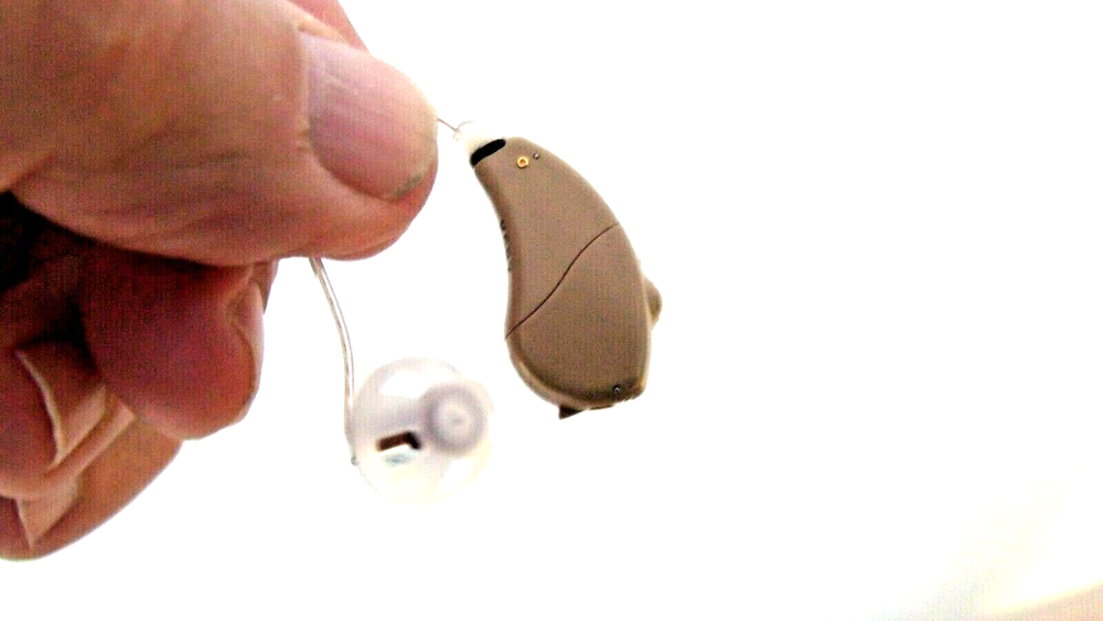 DIGITAL behind ear RIC HEARING AID WE PROGRAM 4 modes 2 mics NOISE REDUCTION