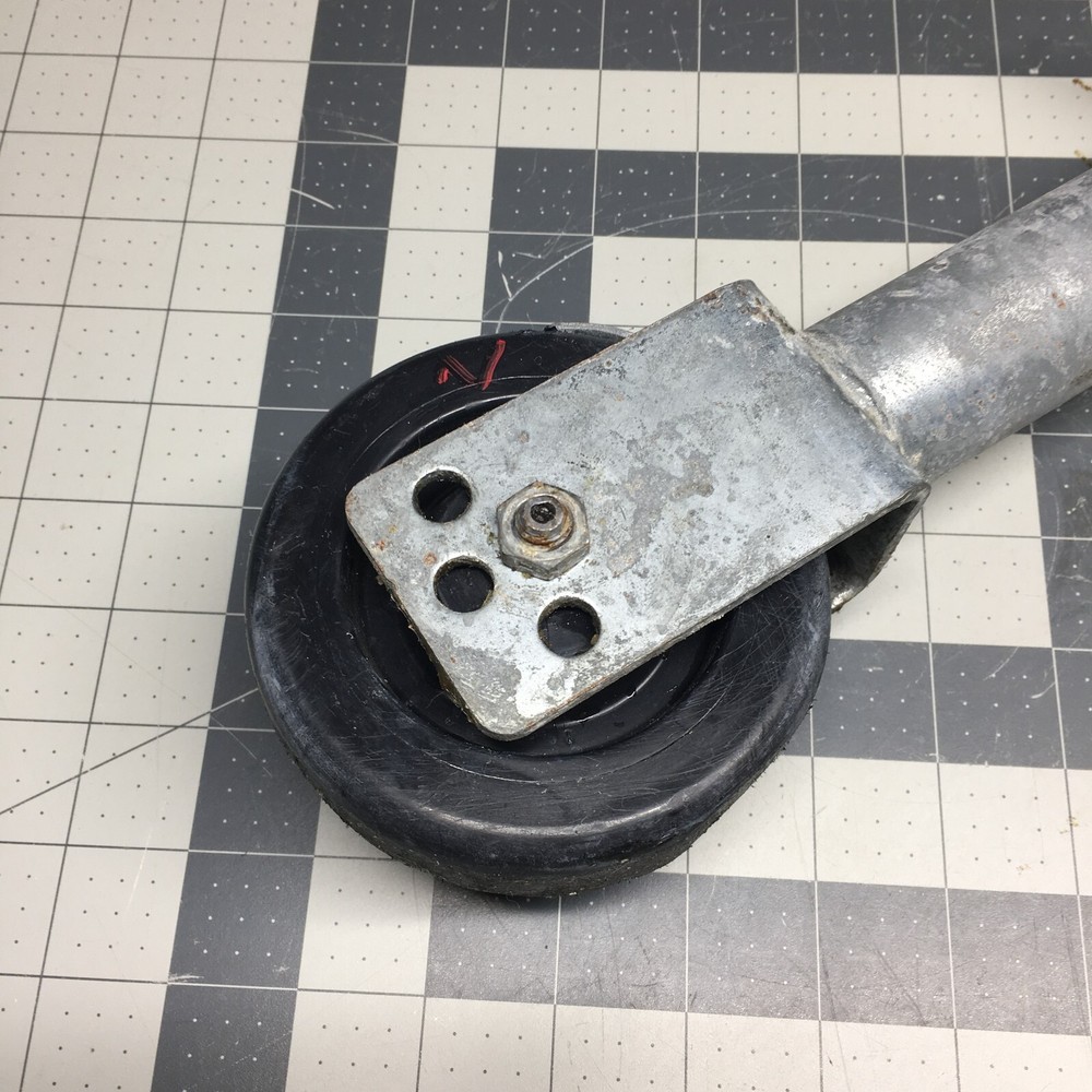 PITCO OEM B3902304 9" Rigid Caster Locking #2