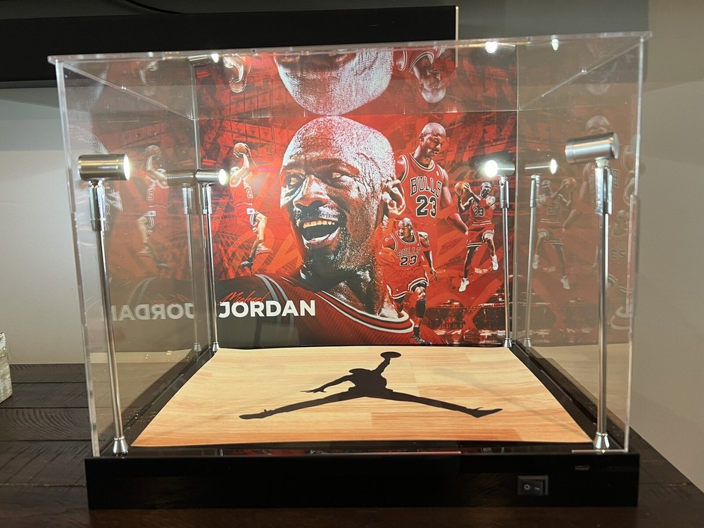 Michael Jordan - Chicago Bulls - Custom Basketball Display With LED Light’s
