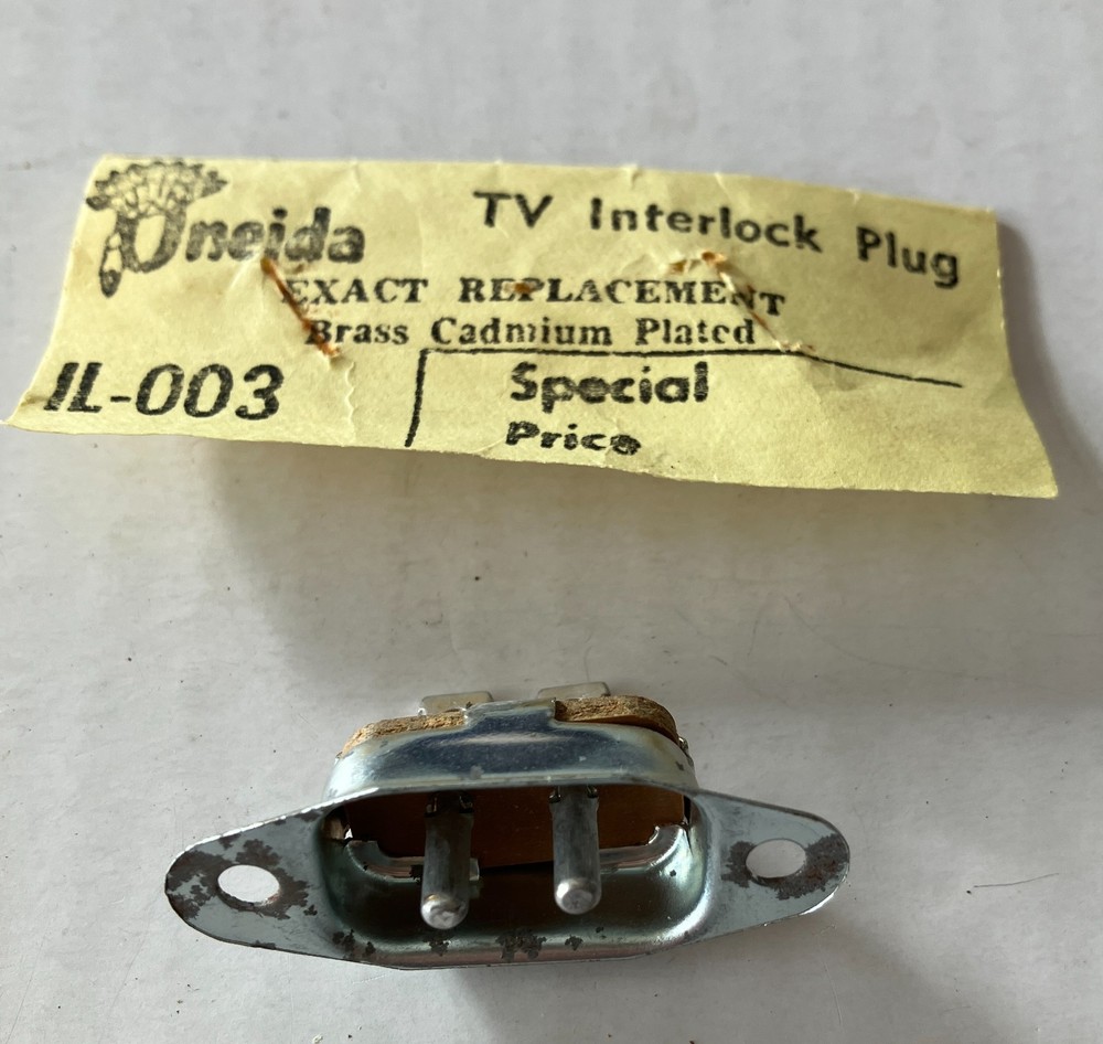 Vintage Oneida TV Interlock Plug Model IL-003
