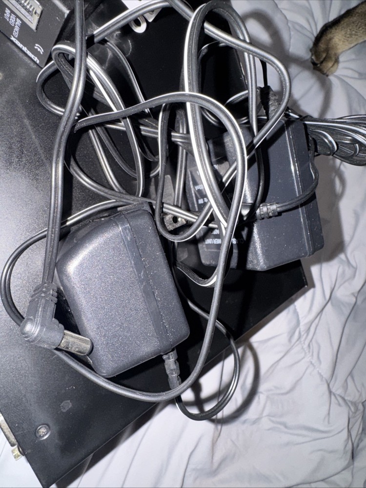 Xantech HD44C5 With Remote Receivers And Cables