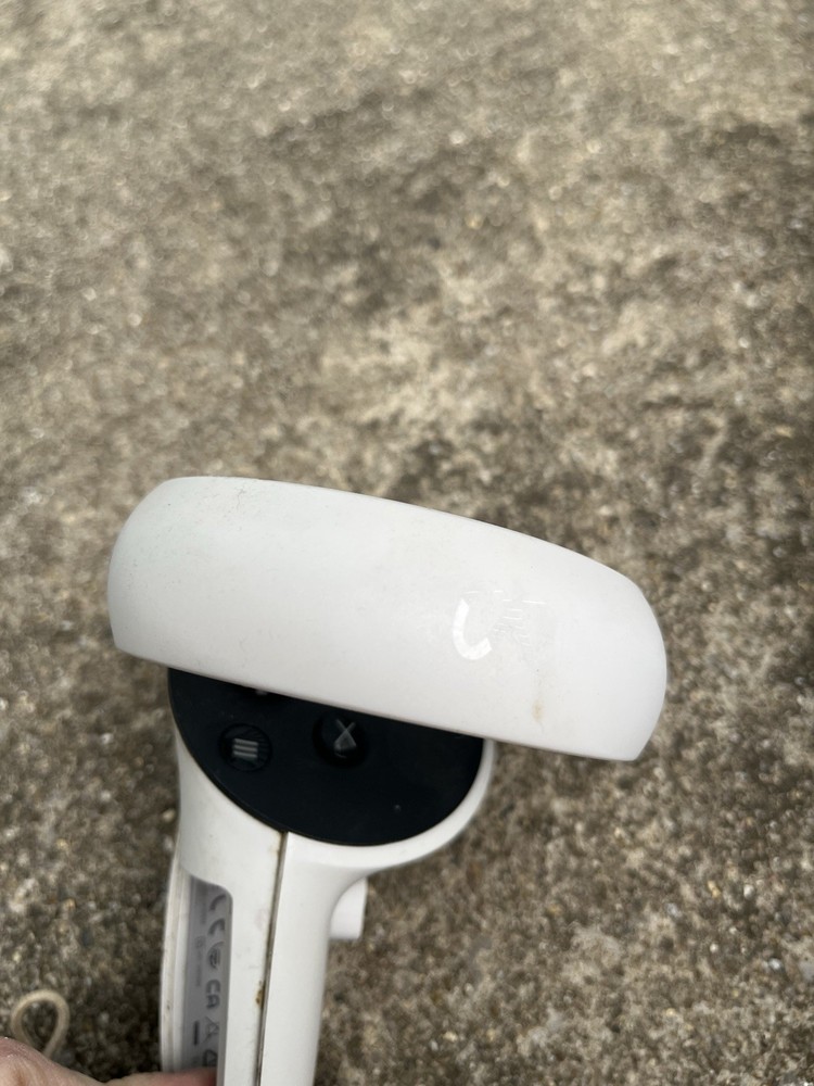 Oculus Quest 2 128GB + 2 Controllers Untested As Is Parts G047