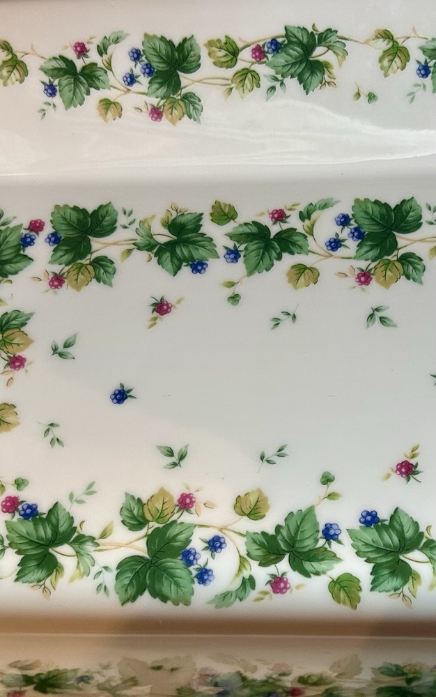 1990s Andrea by Sadek Vineyard 10” Oblong or Rectangular Baker (F)