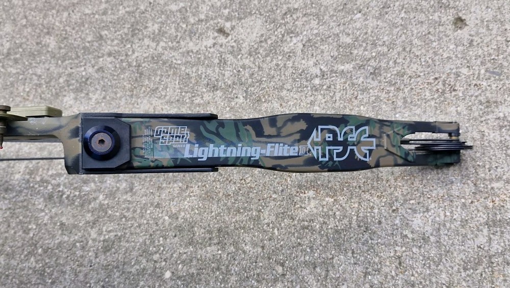 PSE Compound Bow Game Sport series Lightning-Flite 2