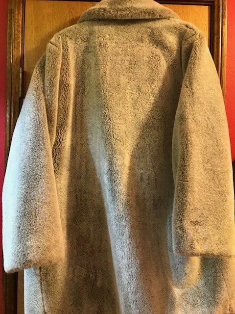THIS OLSEN COLLECTION GREY COAT MADE IN POLAND