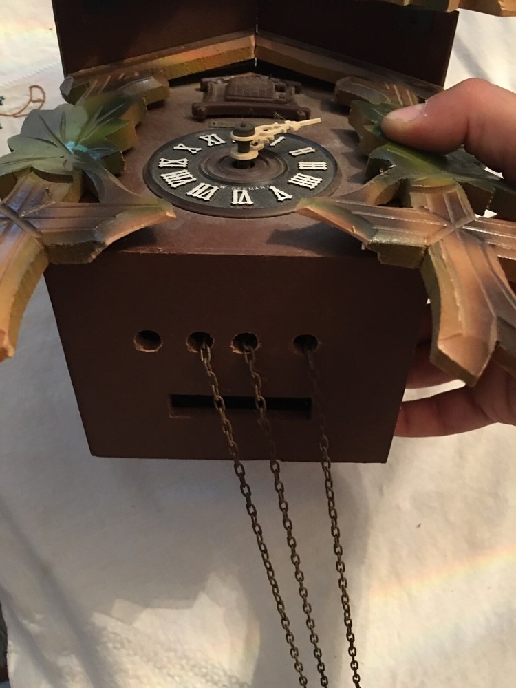 E. Schmeckenbecher Cuckoo Clock Needs Weights