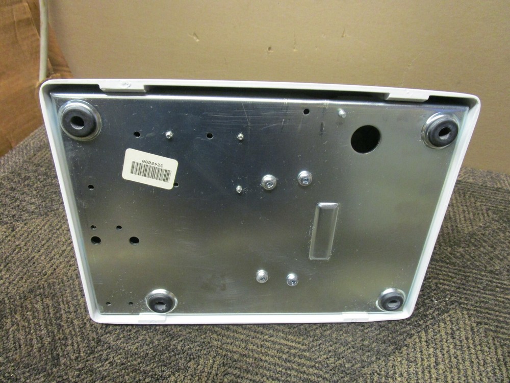 NOVA MATIK MODEL 220 WHITE SURFACE MOUNT AUTOMATIC HAND DRYER 240 VOLT 9 AMP