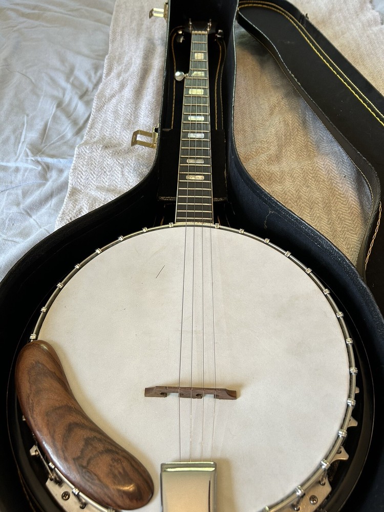 Global Brand Banjo