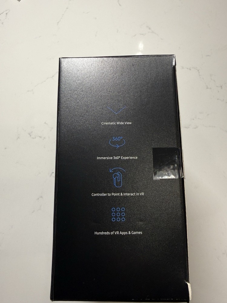 Samsung SM-R324 Gear VR W/Controller Powered by Oculus NEW OPEN BOX