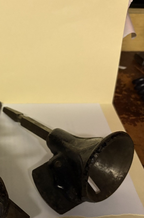 ANTIQUE ADJUSTABLE HOLLOW AUGER SPOKE POINTER