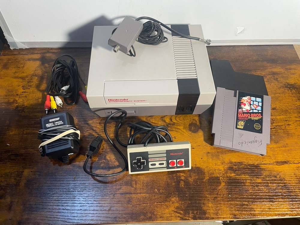 Nintendo NES-001 Console with Controller, Cables, Super Mario Bros Game