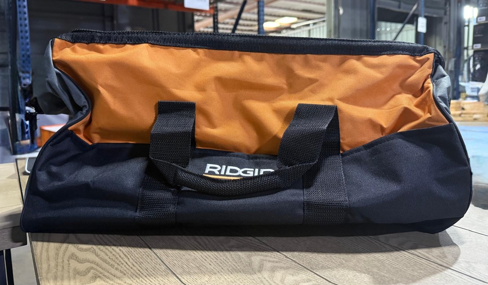 Brand New Ridgid 22" X 10 " X 13 Large Heavy Duty 6 Pocket Tool Bag