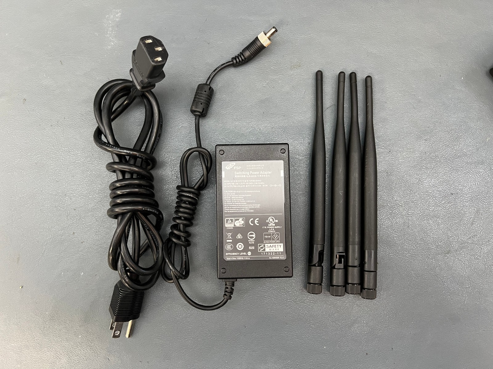 Check Point V-81WL Network Security Device (POWER-TESTED/LICENSE STATUS UNKNOWN)