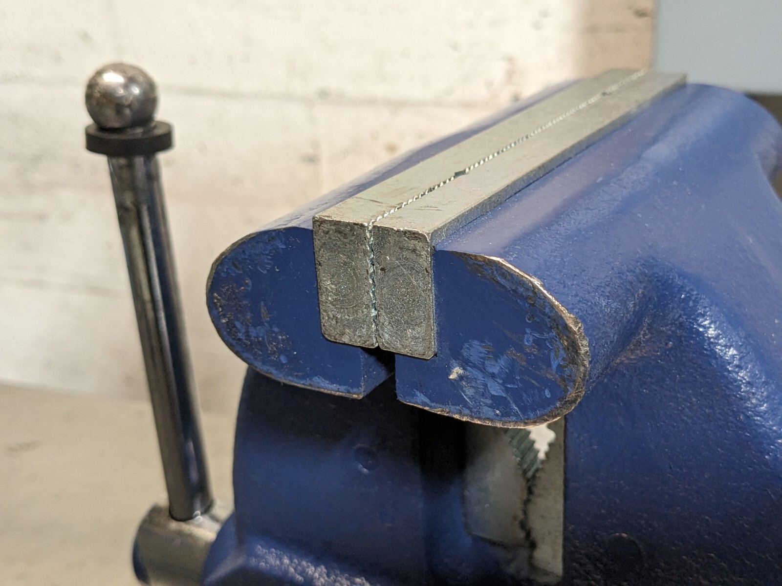 Yost Tradesman Bench Vise w/ Swivel Base and Pipe Jaws 6-1/2" Jaw Width 56398