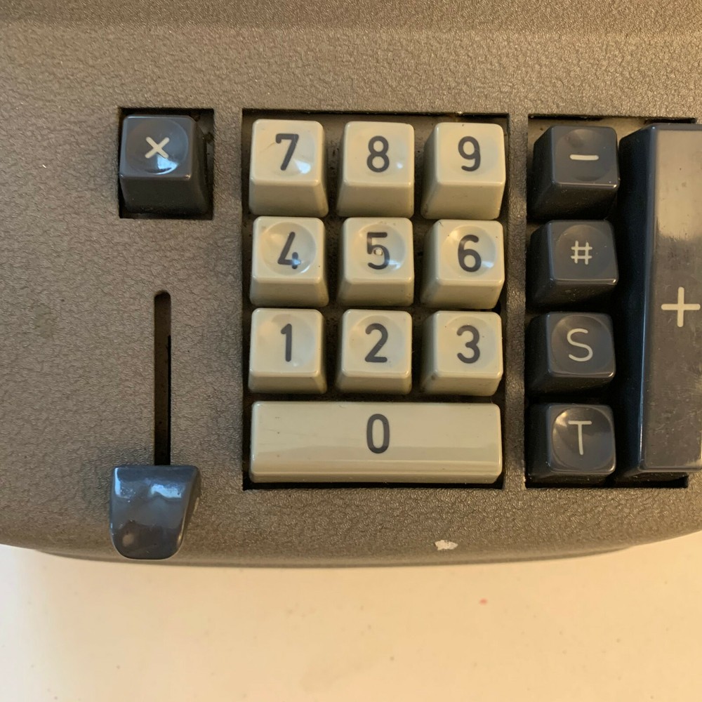 VTG Monroe Calculating Machine 611-11-011 Made in Germany Adding Electronic