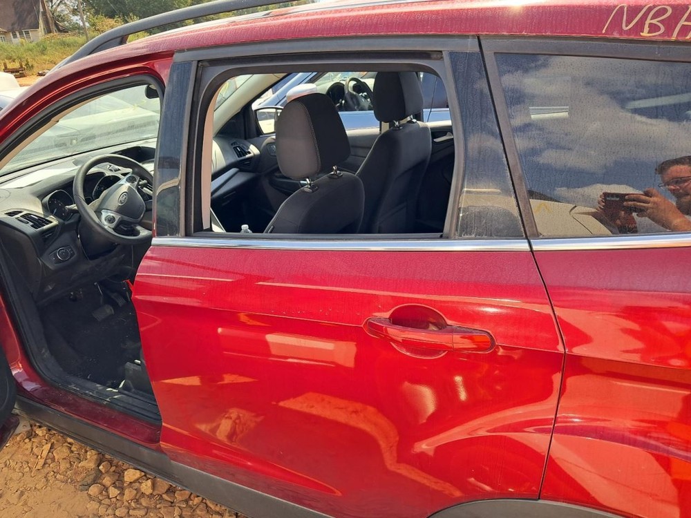 ESCAPE 2013 Glove Box 4778938